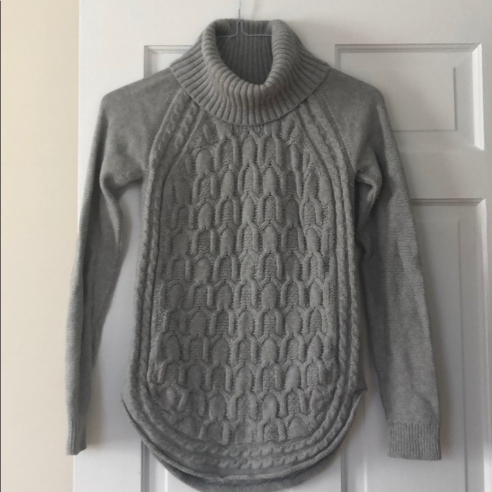 Women’s Banana Republic Cable Sweater